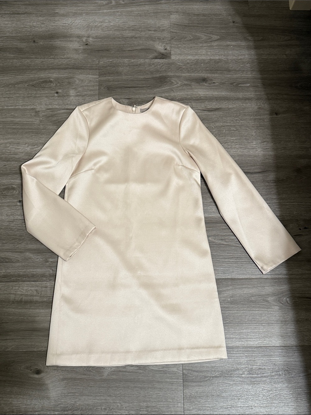 H&M Cream Long-Sleeve Shift Dress